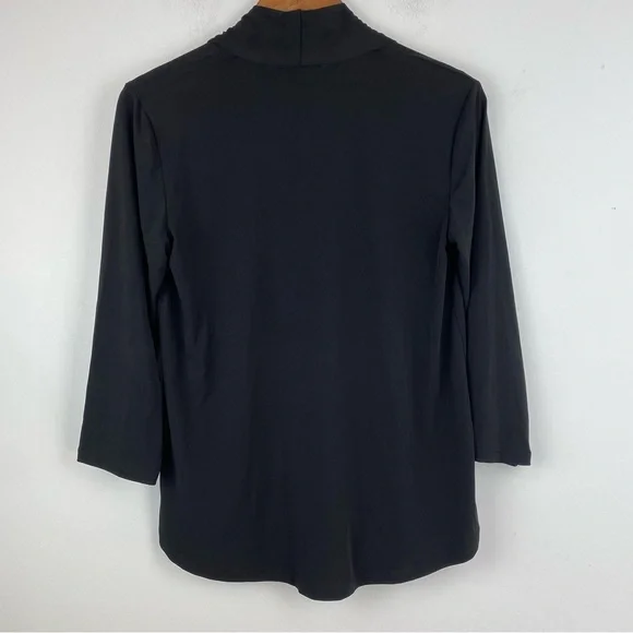 Cable & Gauge size Medium Women’s Black 3/4 Sleeve V-neck Blouse Top NWT - Picture 8 of 8